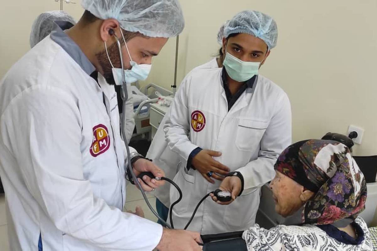 Students of the 2nd and 3rd year of the Higher School of Medicine of ADAM University undergo practical training at the Tokmok Territorial Hospital.