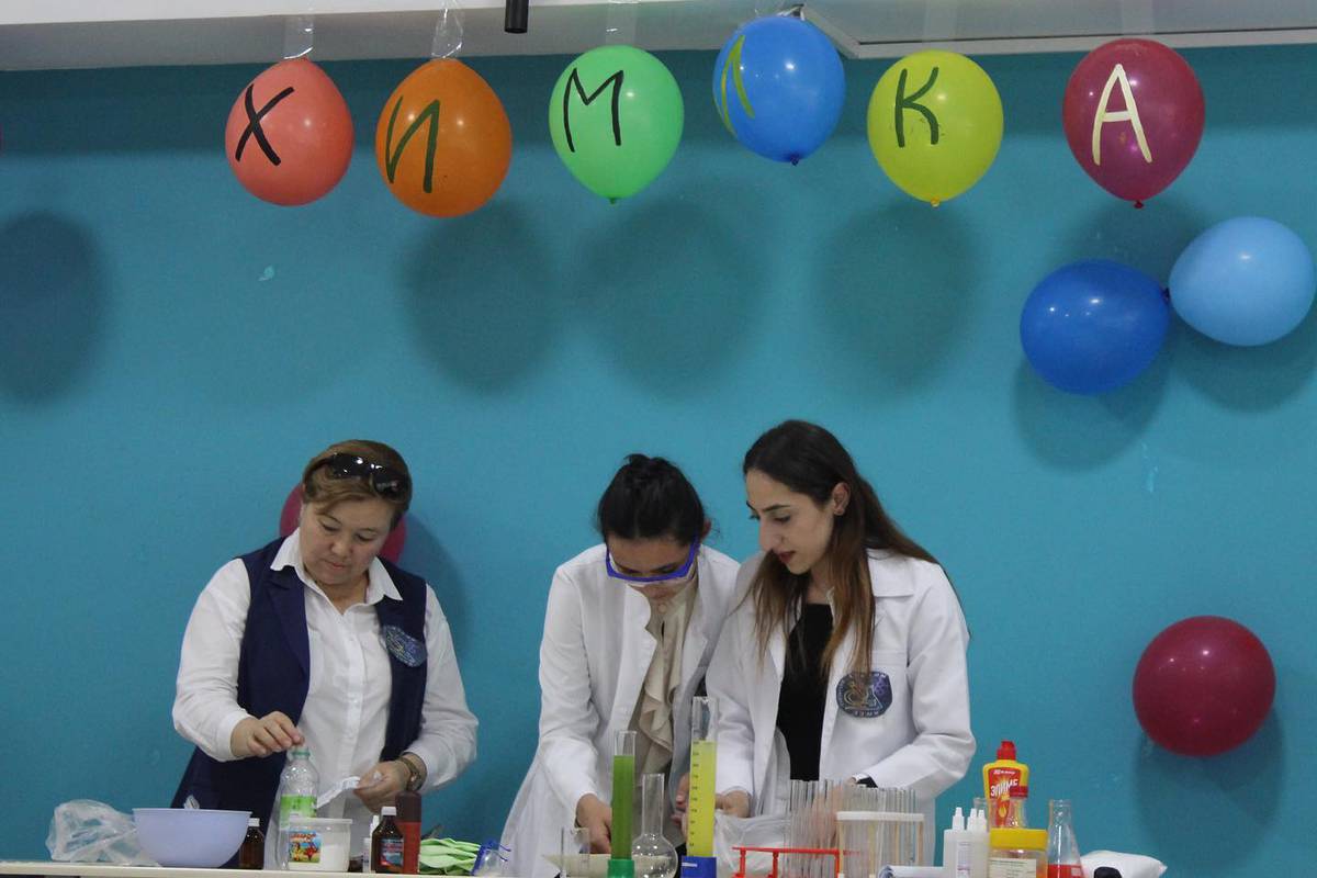 On May 23, 2023, the Department of Biomedical Disciplines of AUSM, together with the Asian Medical Institute named after S. Tentishev and the International Medical University, held a festive event dedicated to the Chemist's Day.