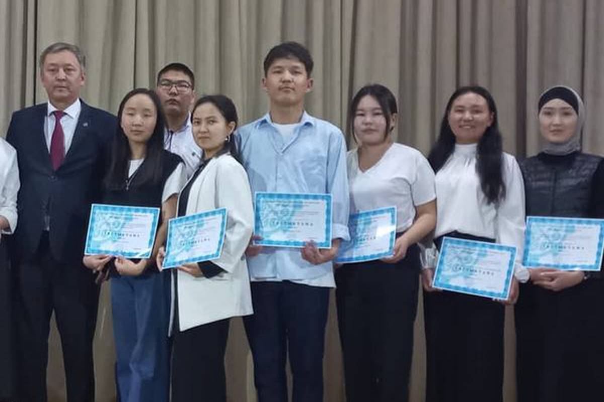 On April 28, 2023, our students of the GM-13-20 Mehmood Ahmad group and the LD-6-22 Zhumadilov Nargiza group took part in the V Interuniversity Olympiad in the state language among university students in Bishkek.
